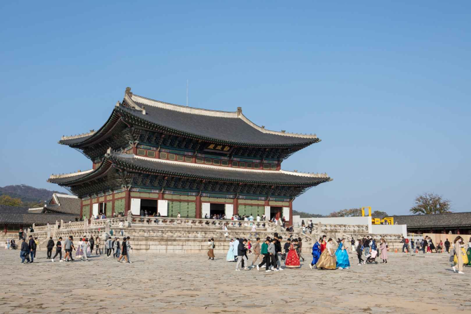 Gyeongbokgung & Seochon Tour