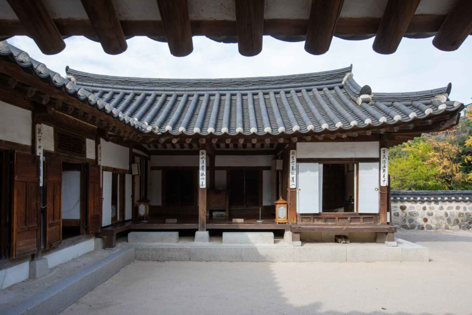 Namsan & Namsangol Hanok Village Tour